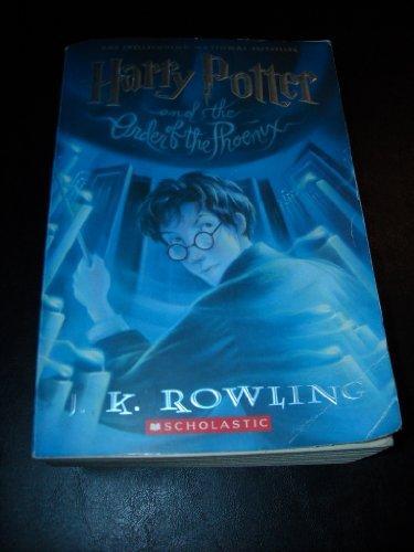 Joanne K. Rowling: Harry Potter and the Order of the Phoenix (Paperback, 2004, Scholastic)