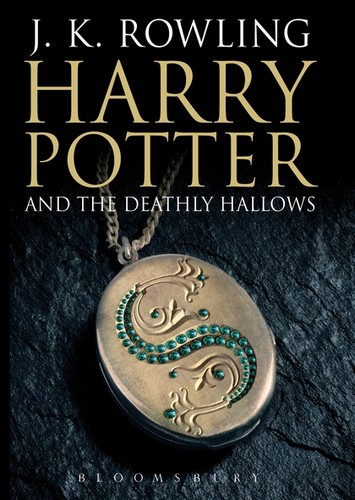 Joanne K. Rowling: Harry Potter and the Deathly Hallows (Harry Potter #7) (Paperback, 2008, Bloomsbury)